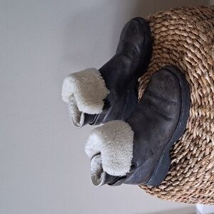 Naot‎ Womens Grey/Brown Textured Leather/Shearling Ankle Booties EU37/US6.5-7